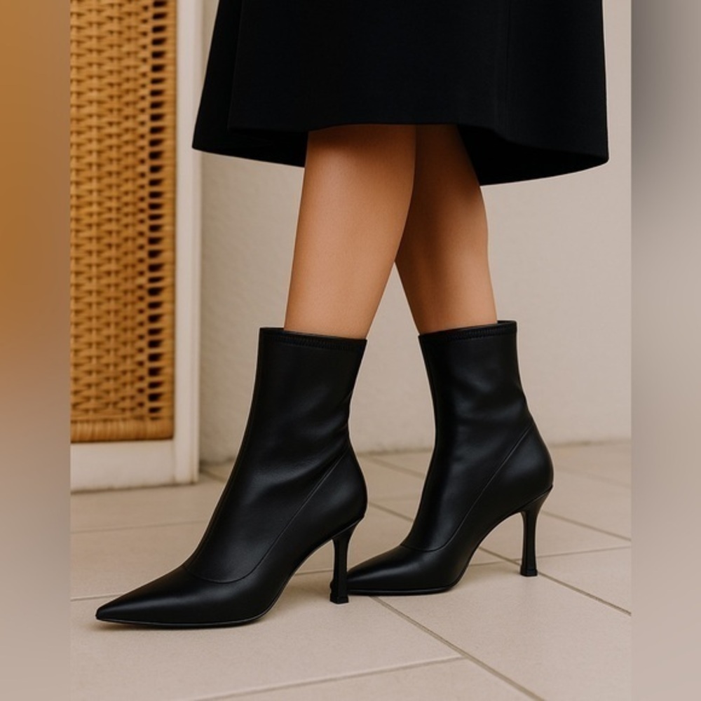 Abound Black Pointed Toe Kitten Heel Boots – Size 7M Minimalist Ankle Booties